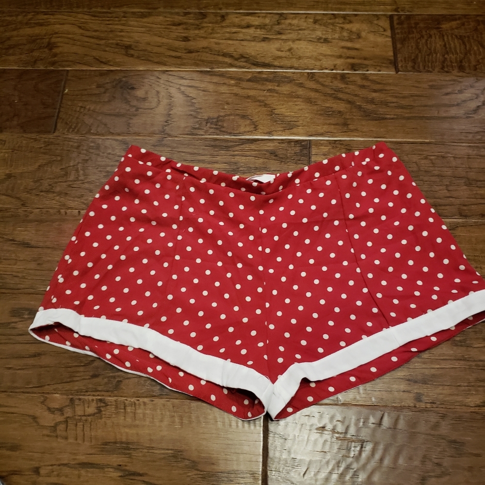 Red Polka-Dot Retro Feel Shorts Large NWT